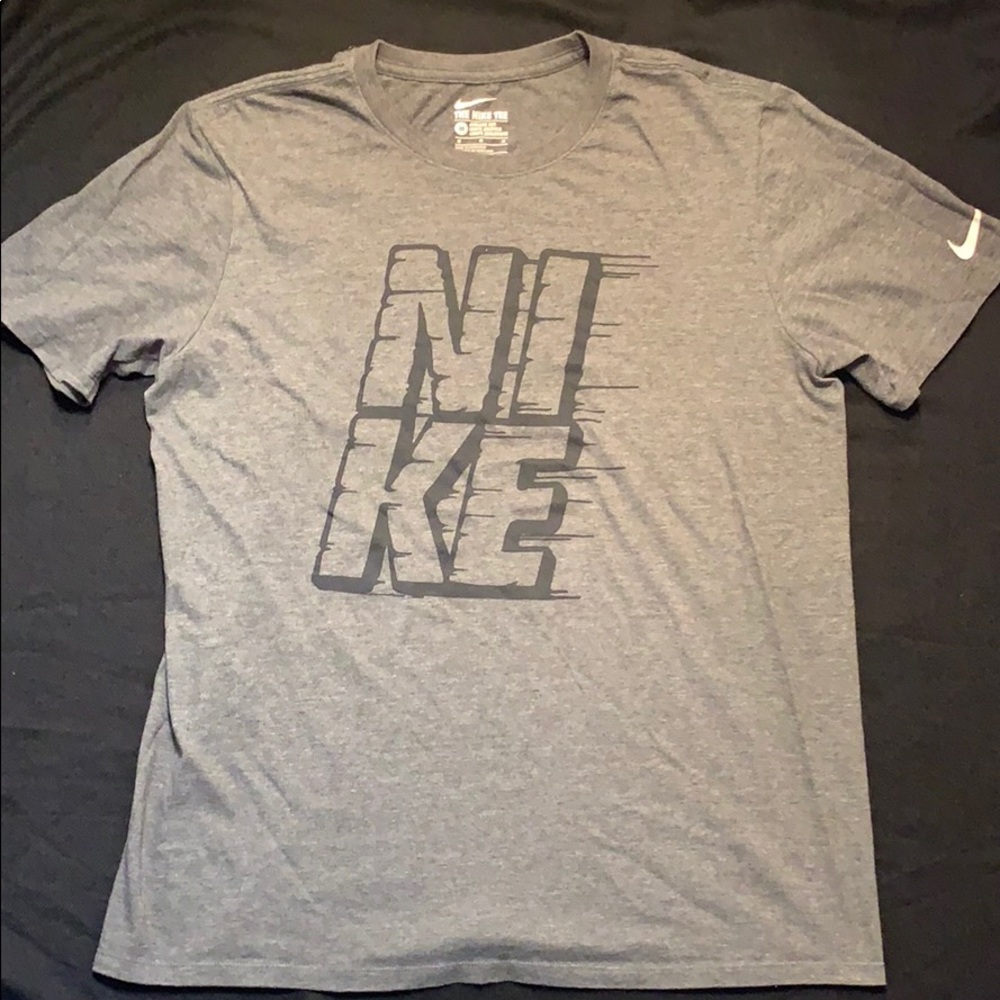 nike t-shirt